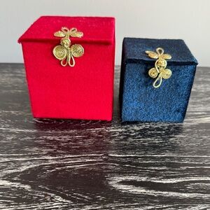Set of 2 velvet gift boxes with gold clasp. Blue and red. Excellent condition
